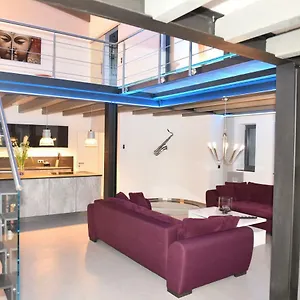 https://the-fountain-loft-170sqm.topcolognehotels.com